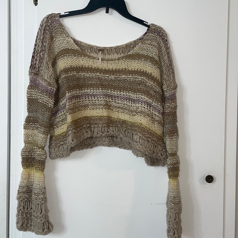 Size small free people crop sweater